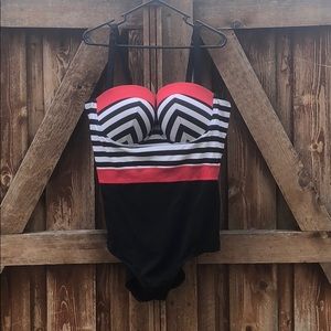 Torrid size 3 retro bathing suit